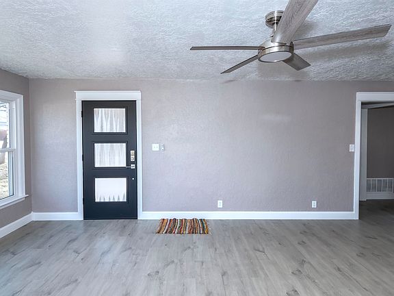 3rd image of 1011 N Broadway St