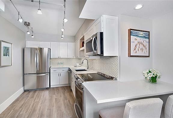 4th image of 4001 Gulf Shore Blvd N APT 1002