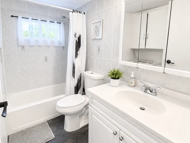 219 W Lake Dr — Photo 9