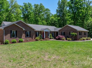 301 Garrison Rd, Morganton, NC 28655