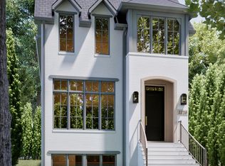 2222 W Oakdale Ave, Chicago, IL