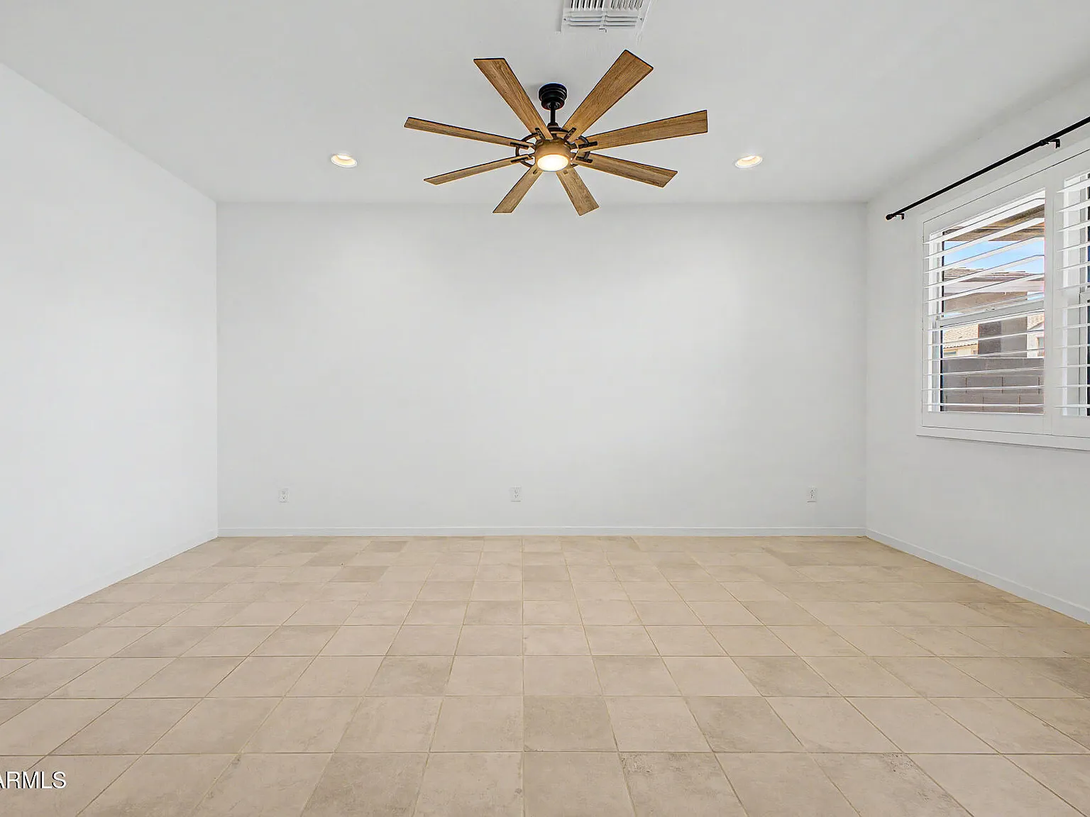 4 bed, 2.0 bath, 1833 sqft, $2,700 — Photo 4
