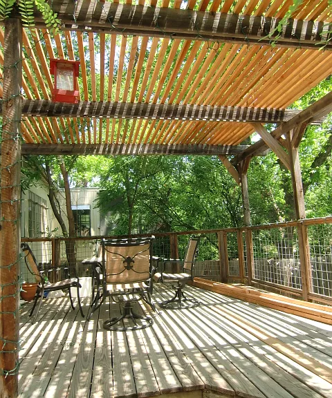 4405 Avenue H — Photo 2