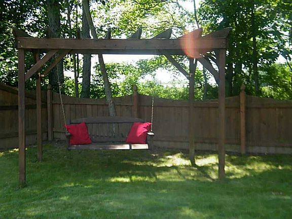 3rd image of 1923 Abbey Ln