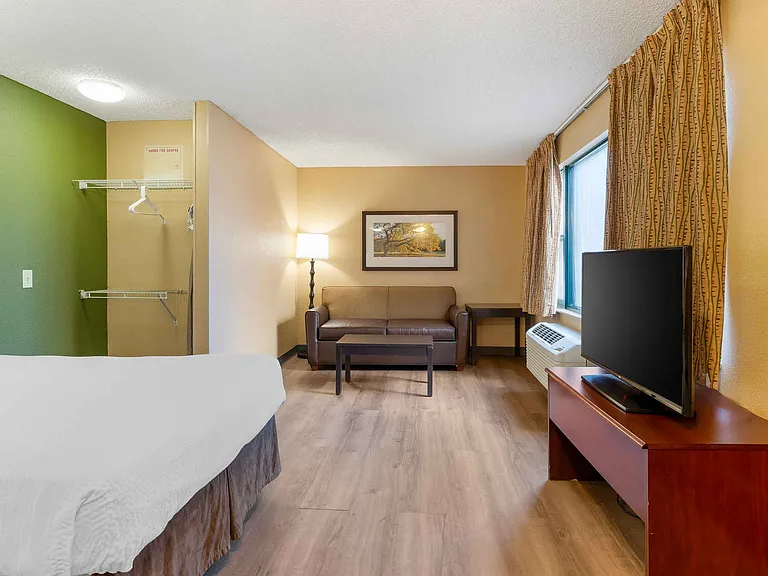 Deluxe Studio - 2 Full Beds