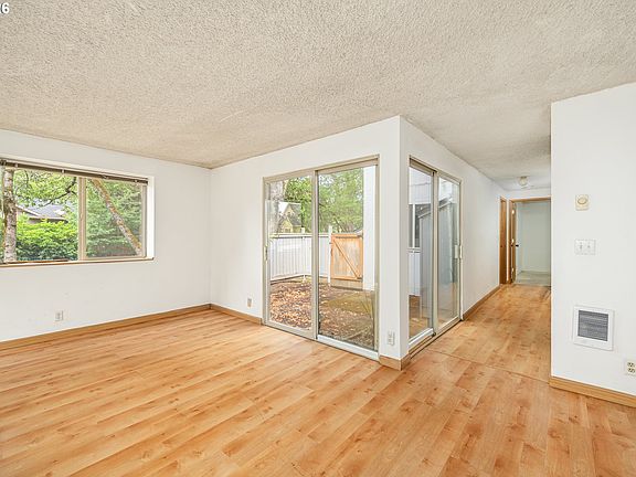 4th image of 2239 Hawkins Ln