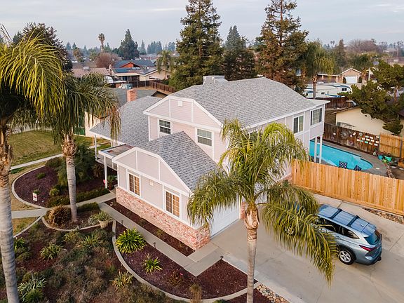 2nd image of 602 N Barranca Ct