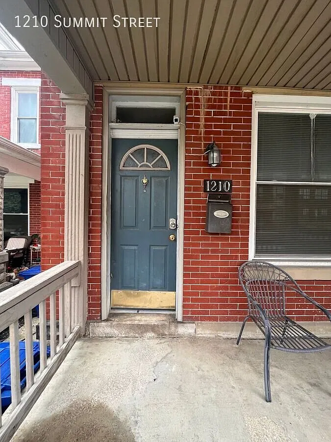 3 Bed on Summit Available Fall 2027!! — Photo 2