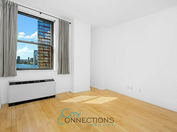 4th image of 20 West St APT 21B