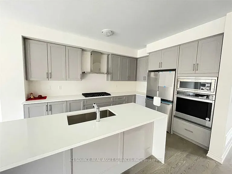 33 Macpherson St — Photo 8