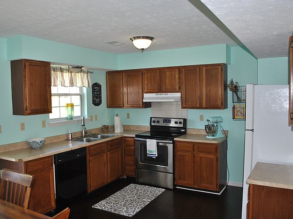 4th image of 919 Juniper Drive