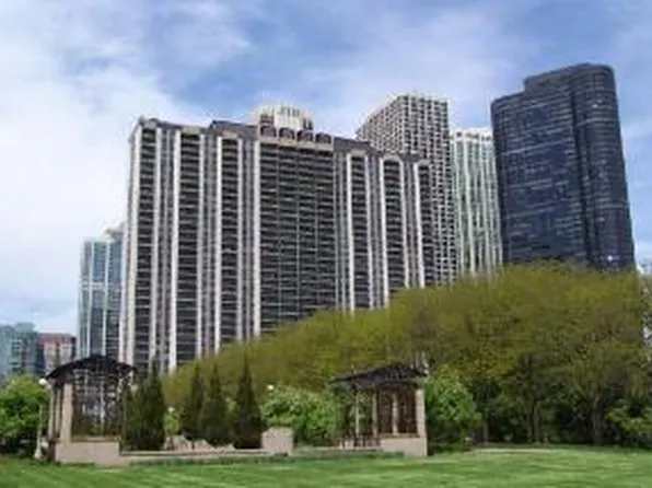 400 E Randolph St APT 3718, Chicago, IL 60601