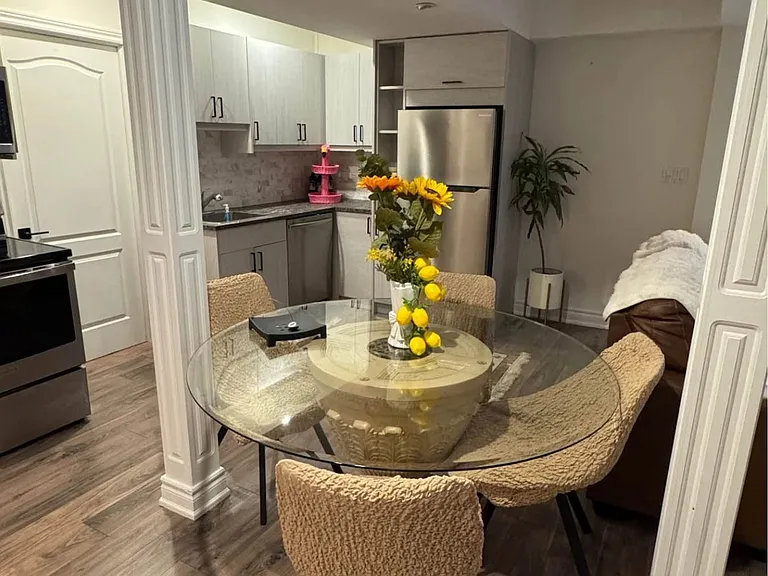 207 Shaftsbury Ave #BASMENT — Photo 7