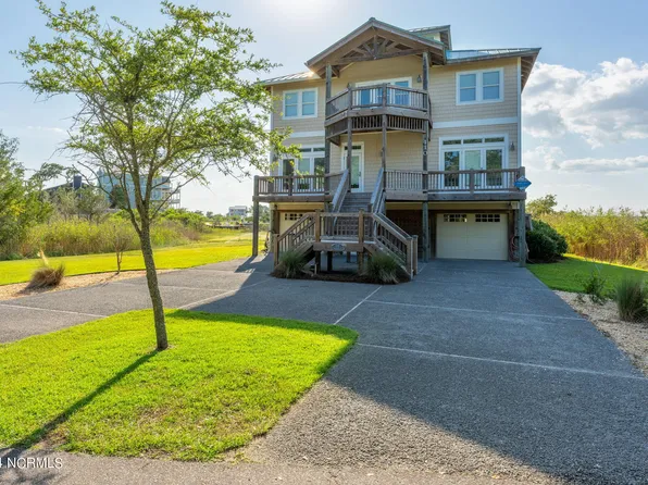 110 Windjammer Drive, Surf City, NC 28445