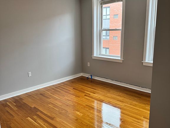 5th image of 145 Endicott St APT 10