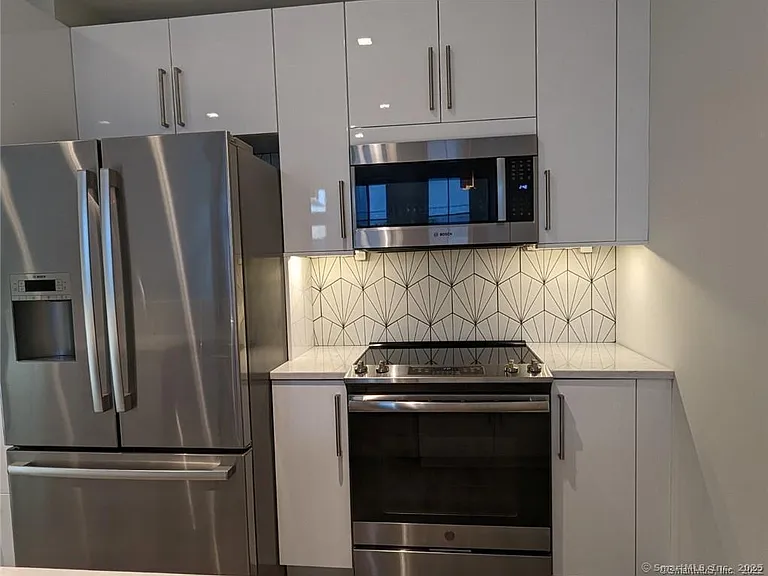 33 Elm St #3 — Photo 8