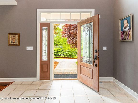 3rd image of 4430 Glencoe Dr