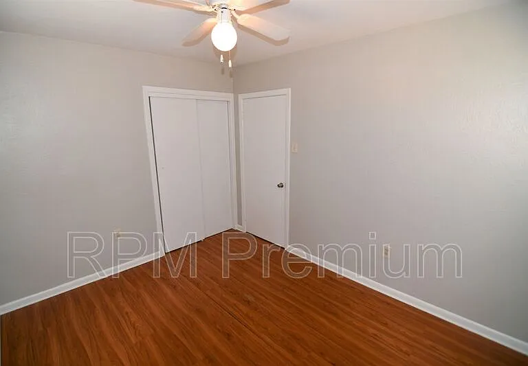 2424 Toledo St — Photo 20