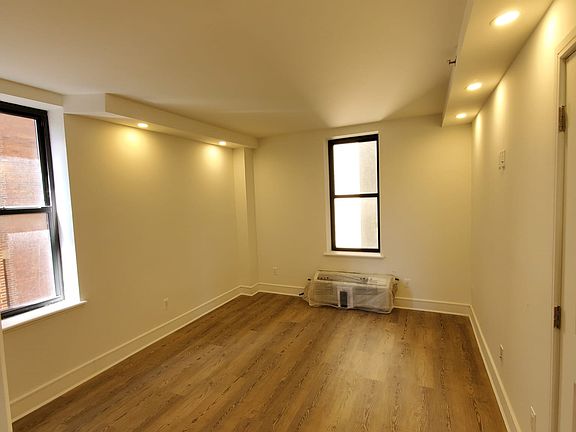 3rd image of 45 W 81st St #7B