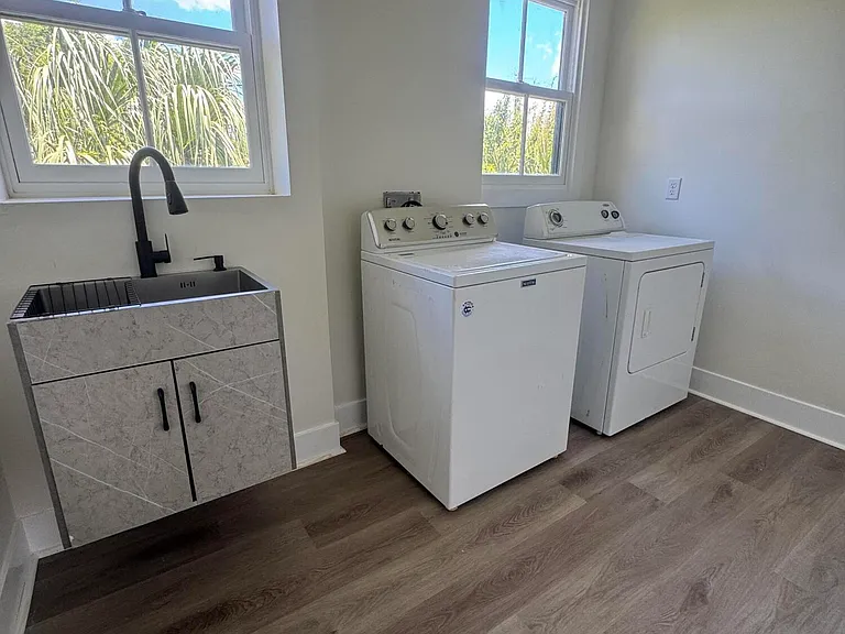 30 W 12th St — Photo 14