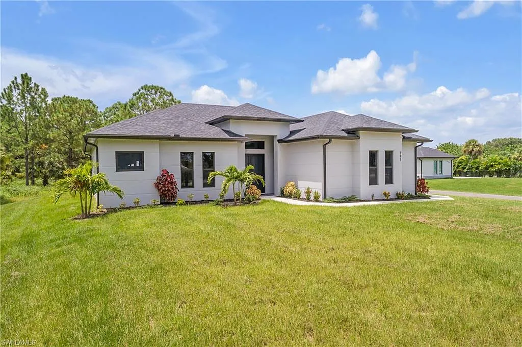 3 bed, 2.5 bath, 1965 sqft, $3,900 — Photo 4