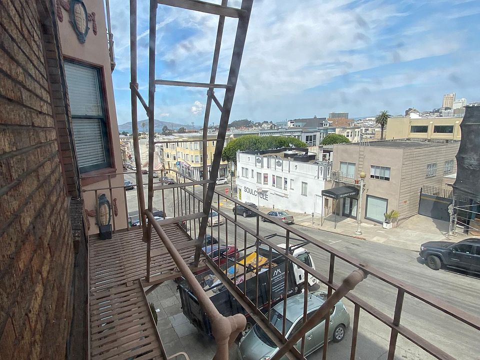 1st image of 2843 Webster St #303