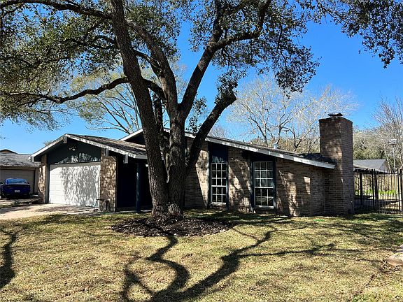 2nd image of 3910 Lost Oak Dr