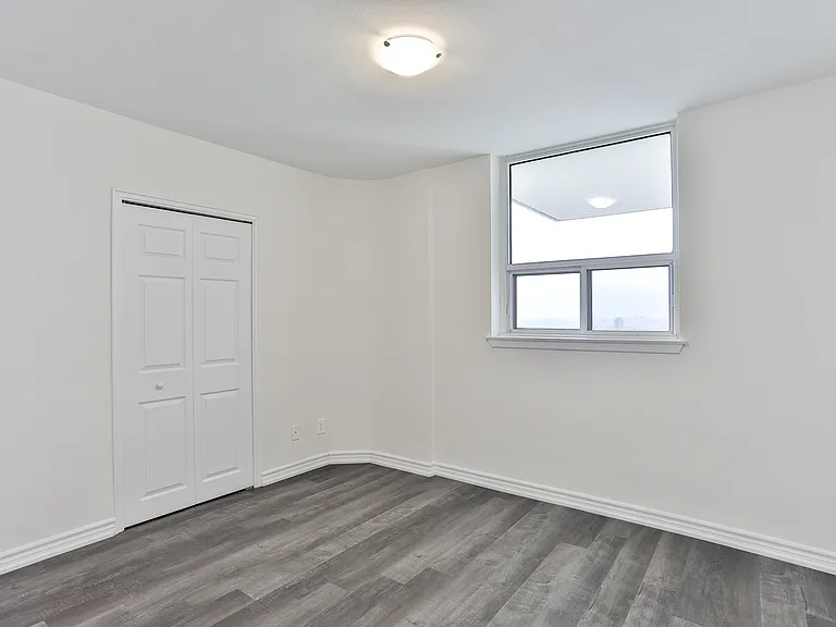111 Raglan Ave #1008 — Photo 11