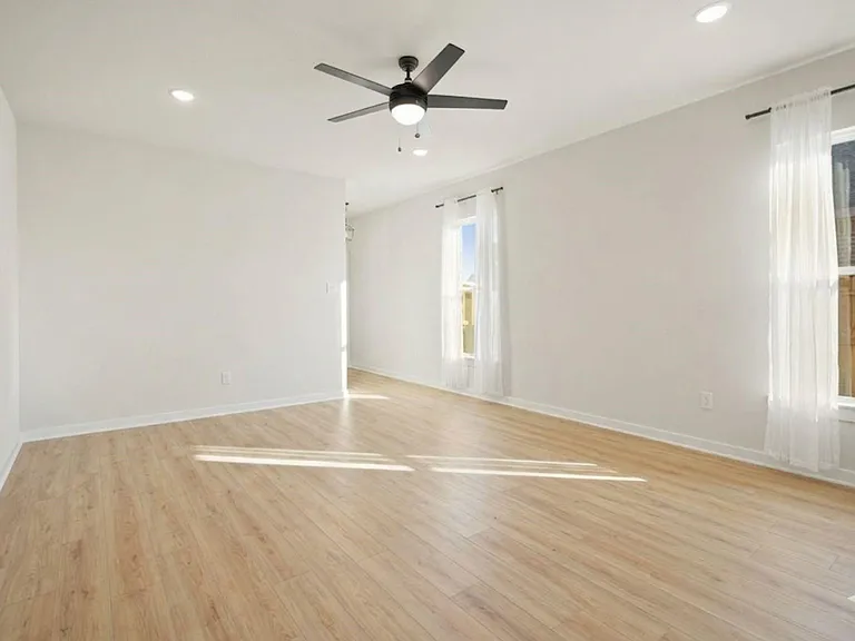 10726 Sky Creek Ln — Photo 5