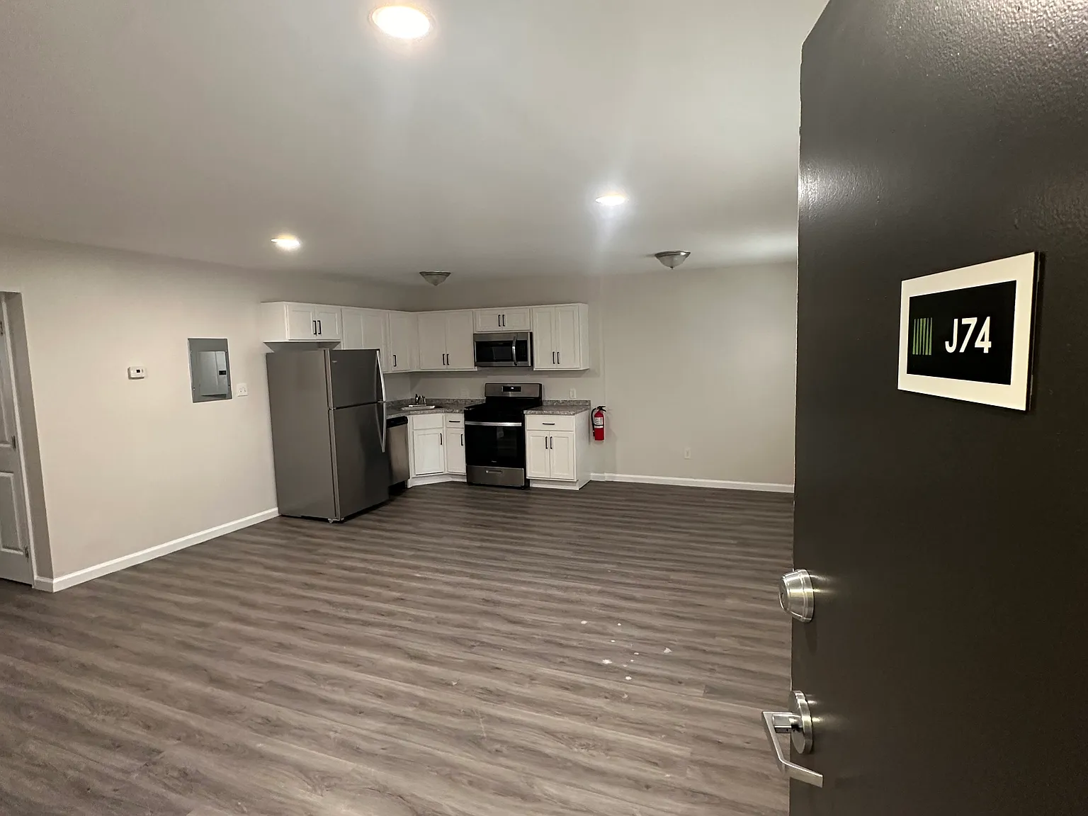 2 bed, $1,650 — Photo 3