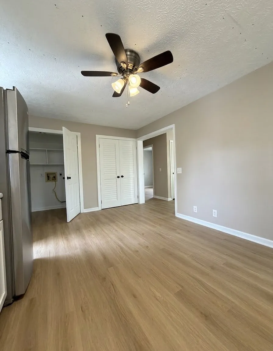 3 bed, 1150 sqft, $2,300 — Photo 4