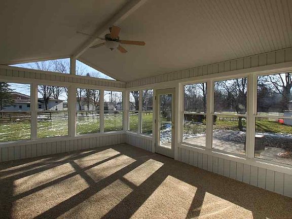 4th image of 26 Greenway Dr