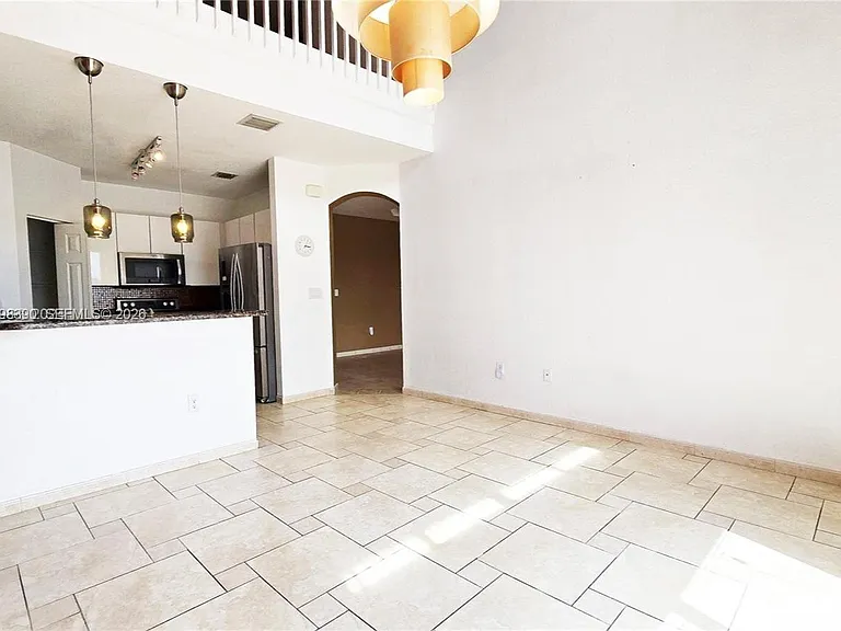 6814 NW 107th Pl — Photo 9