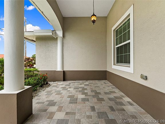 5th image of 4262 SW Ragen St