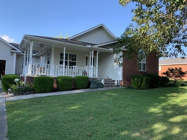 2nd image of 131 Shannon Sq