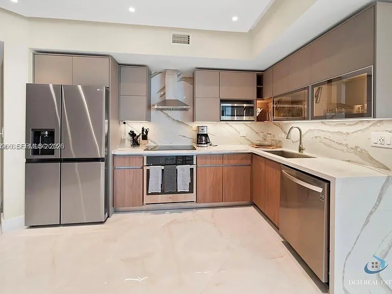 350 S Miami Ave #3902 — Photo 12