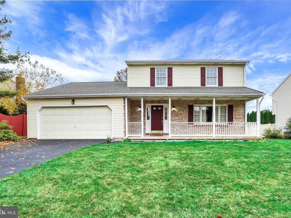 105 Perring Dr, Dallastown, PA 17313