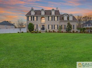 21 Yellowstone Dr, Old Bridge, NJ 08857