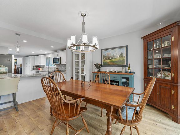 4th image of 6493 Meadowridge Court