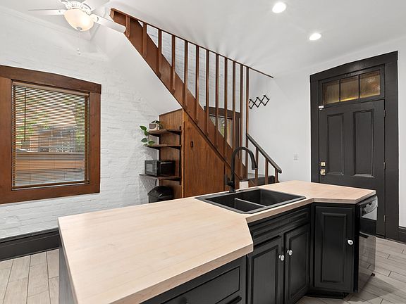 5th image of 916 Hickory St #B