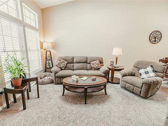 3rd image of 84 Amberwood Pl