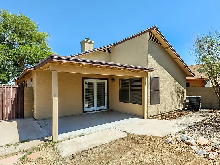 8938 N 64th Ln — Photo 16