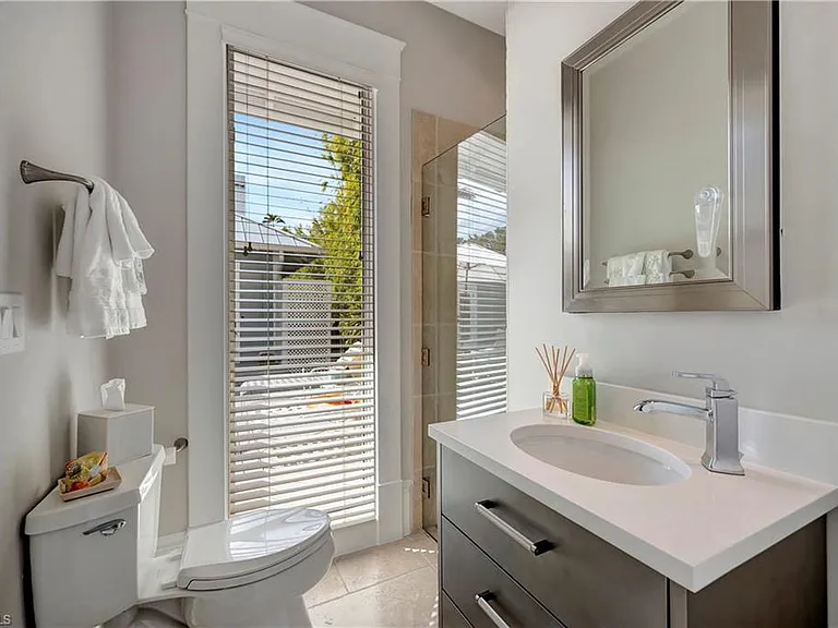1375 Gordon Dr — Photo 23