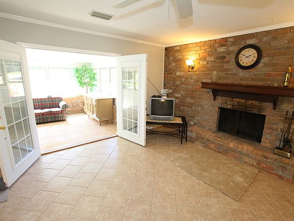 Family room to sun room