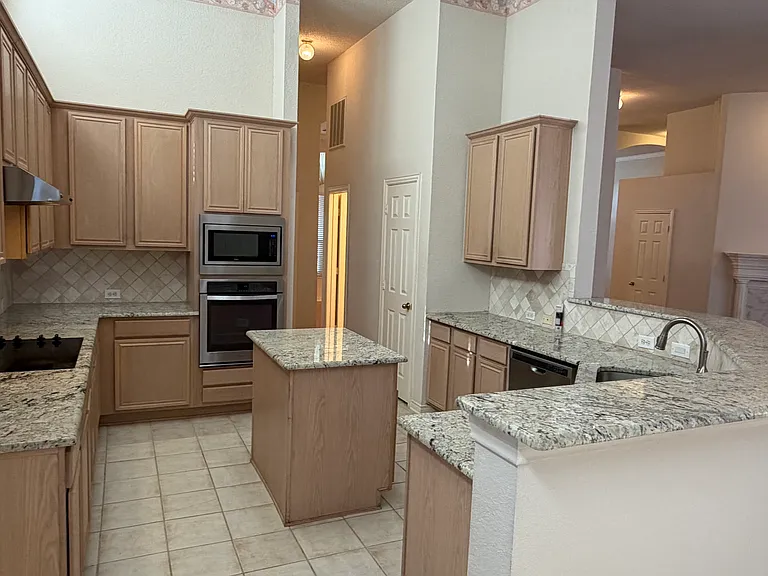 4408 Jenkins Dr — Photo 2