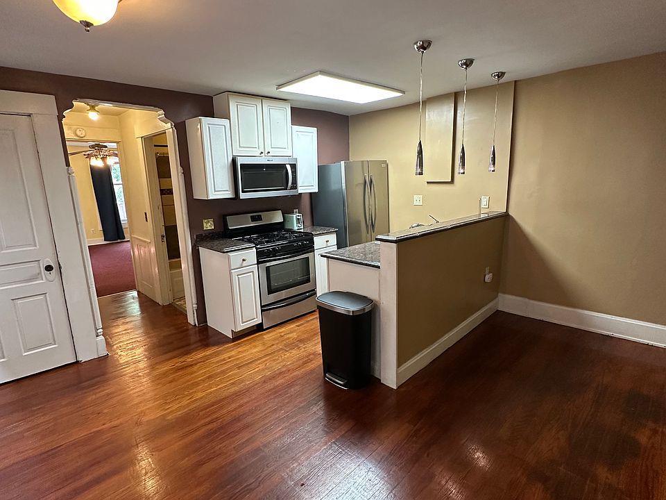 1st image of 2415 Vine St #2