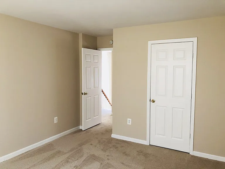 11 Catherine Ln — Photo 16