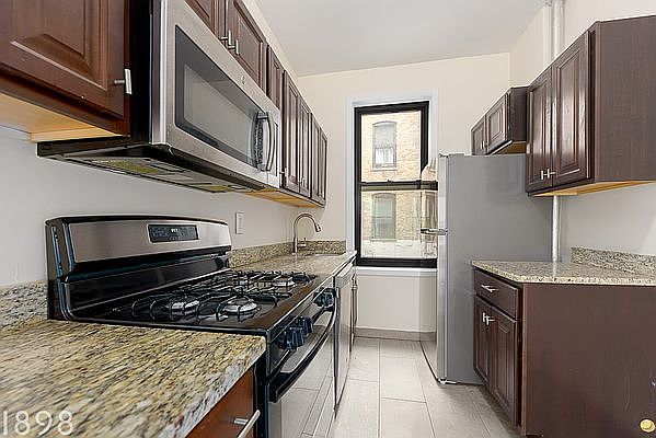 1st image of 623 W 207th St APT 10
