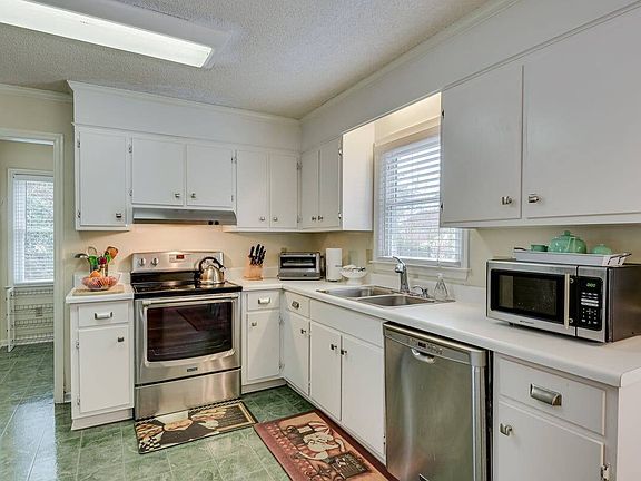 5th image of 2007 Summer Ridge Dr