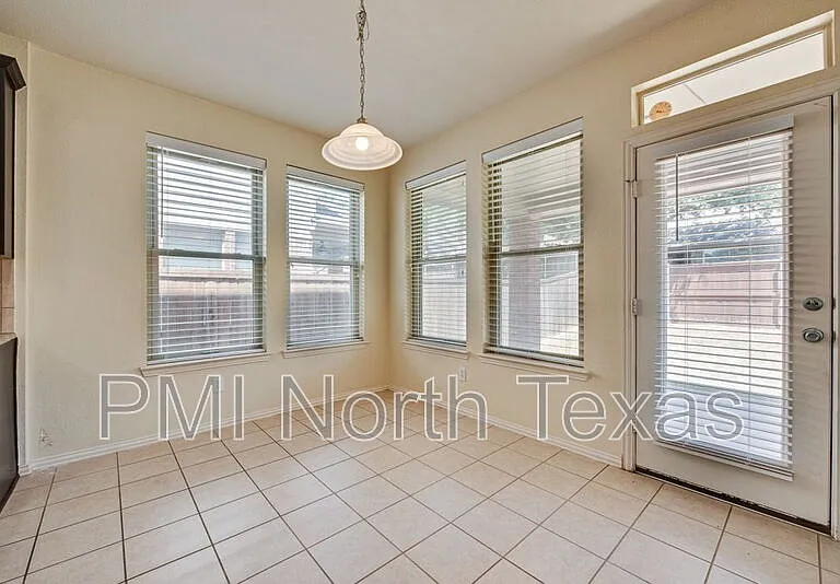 10516 Bolivar Dr — Photo 9
